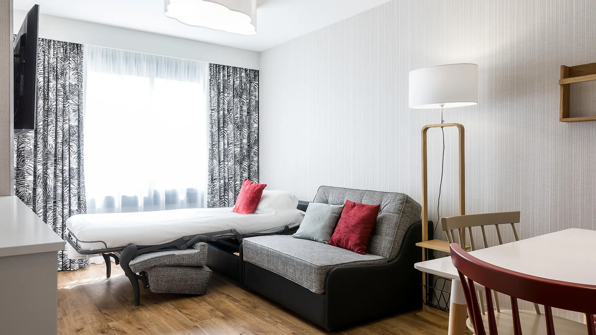 Cadet Aparthotel 4*