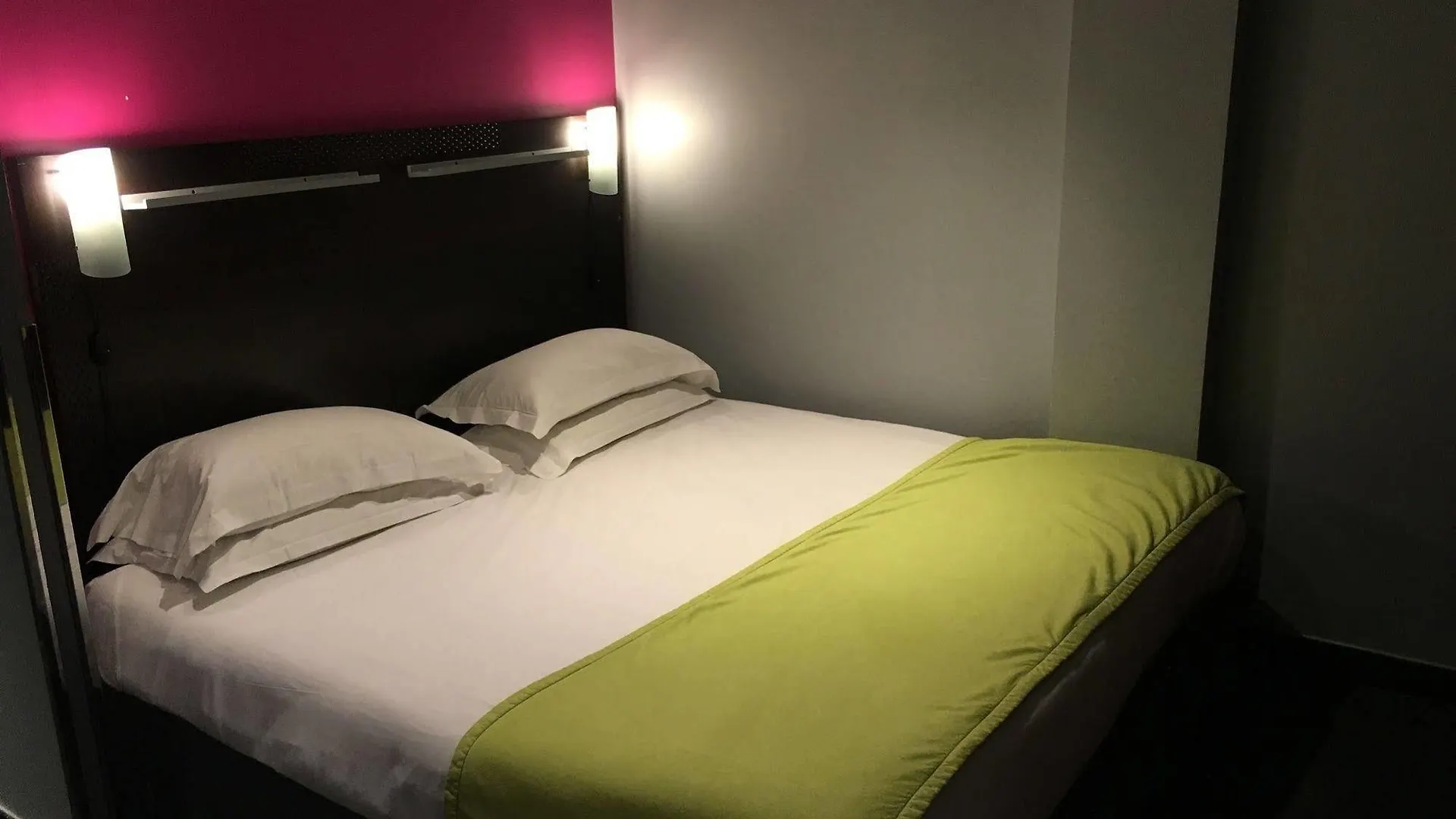 Cadet 4* Paris